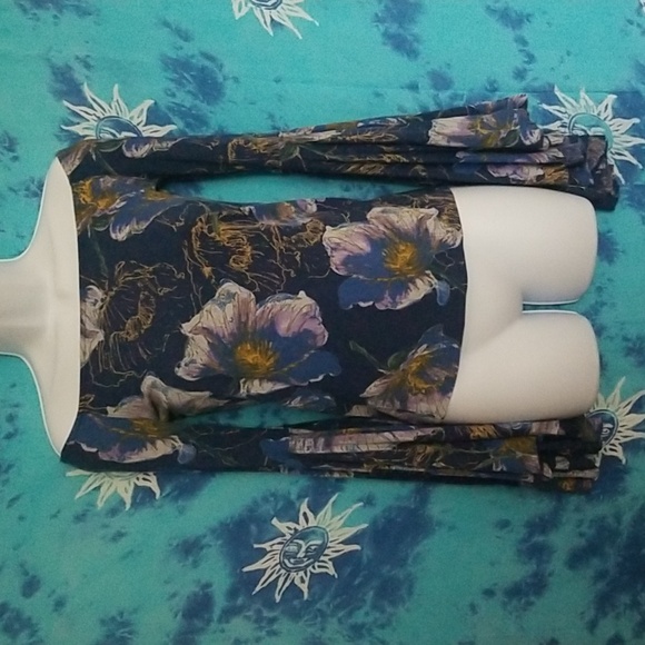 We The Free Birds of Paradise Bell Sleeve Top Sz XS - Picture 4 of 7